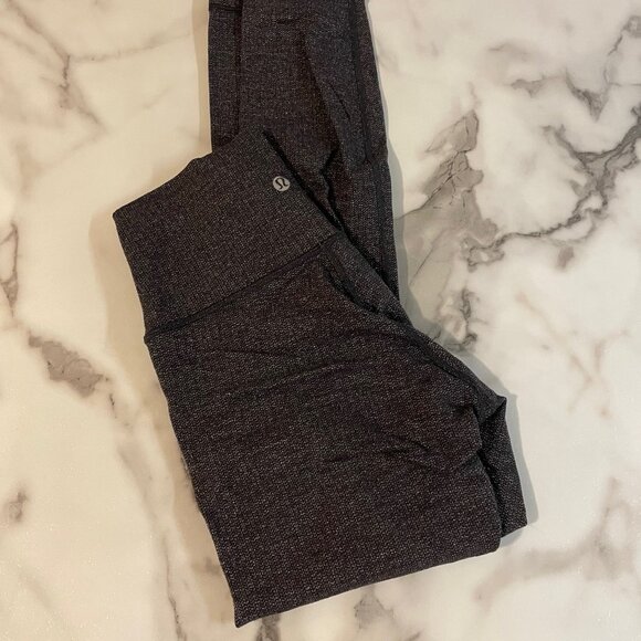 Size 4 Lululemon leggings - Picture 2 of 2